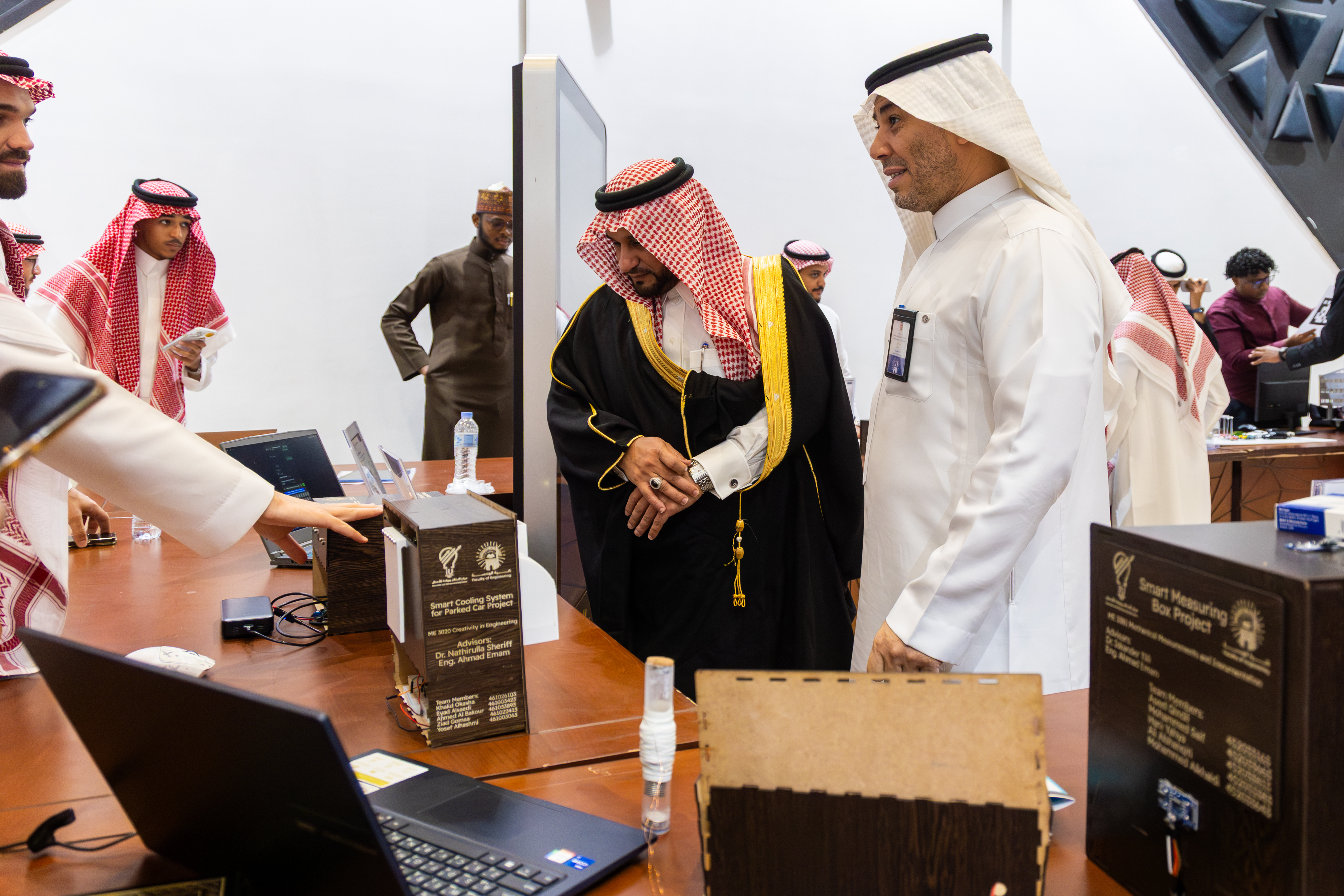تحت رعاية رئيس الجامعة الإسلامية.. كلية الهندسة تنظّم المعرض السنوي الثاني للمشاريع الابتكارية لطلابها - 1