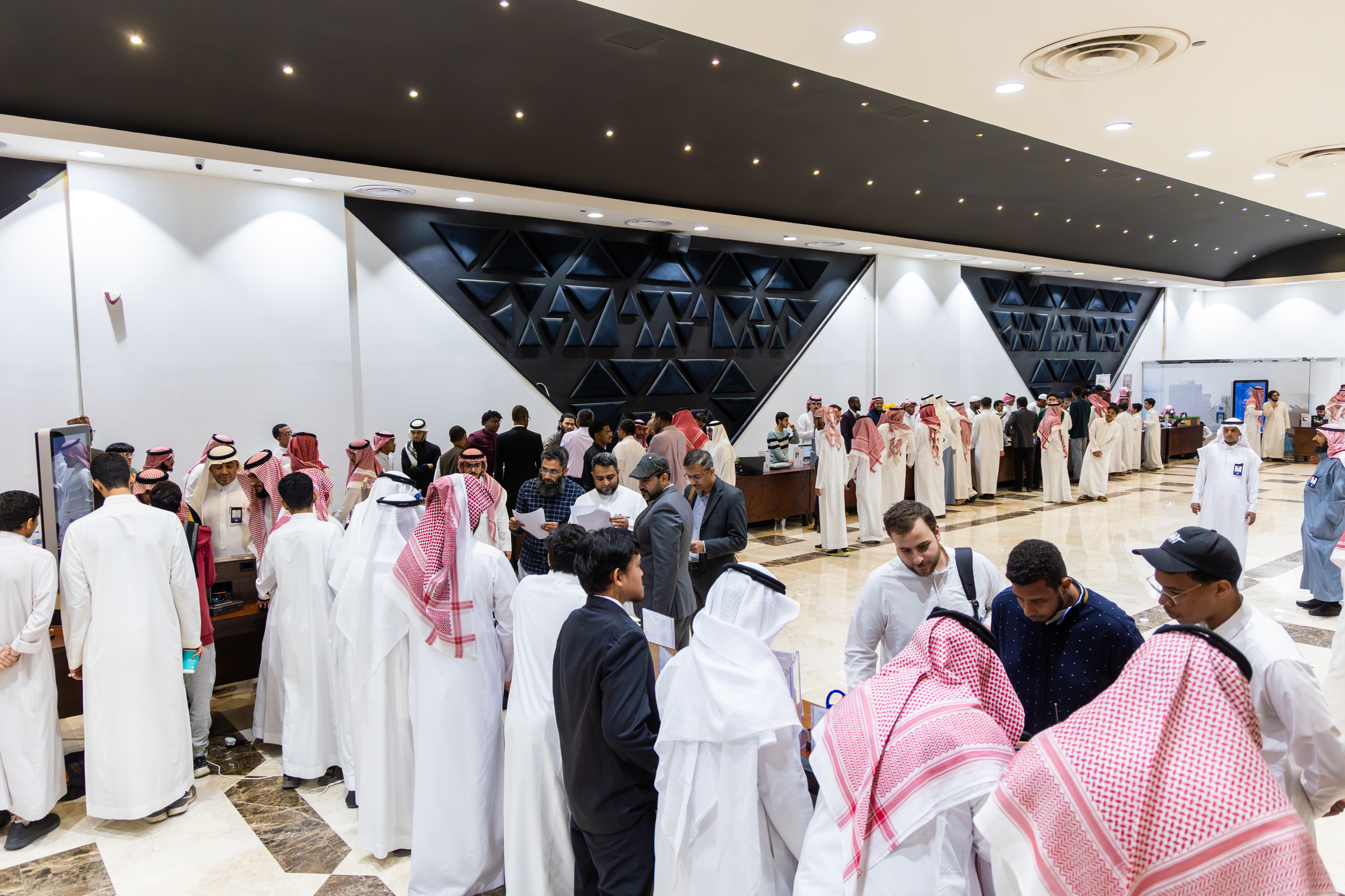 تحت رعاية رئيس الجامعة الإسلامية.. كلية الهندسة تنظّم المعرض السنوي الثاني للمشاريع الابتكارية لطلابها - 6