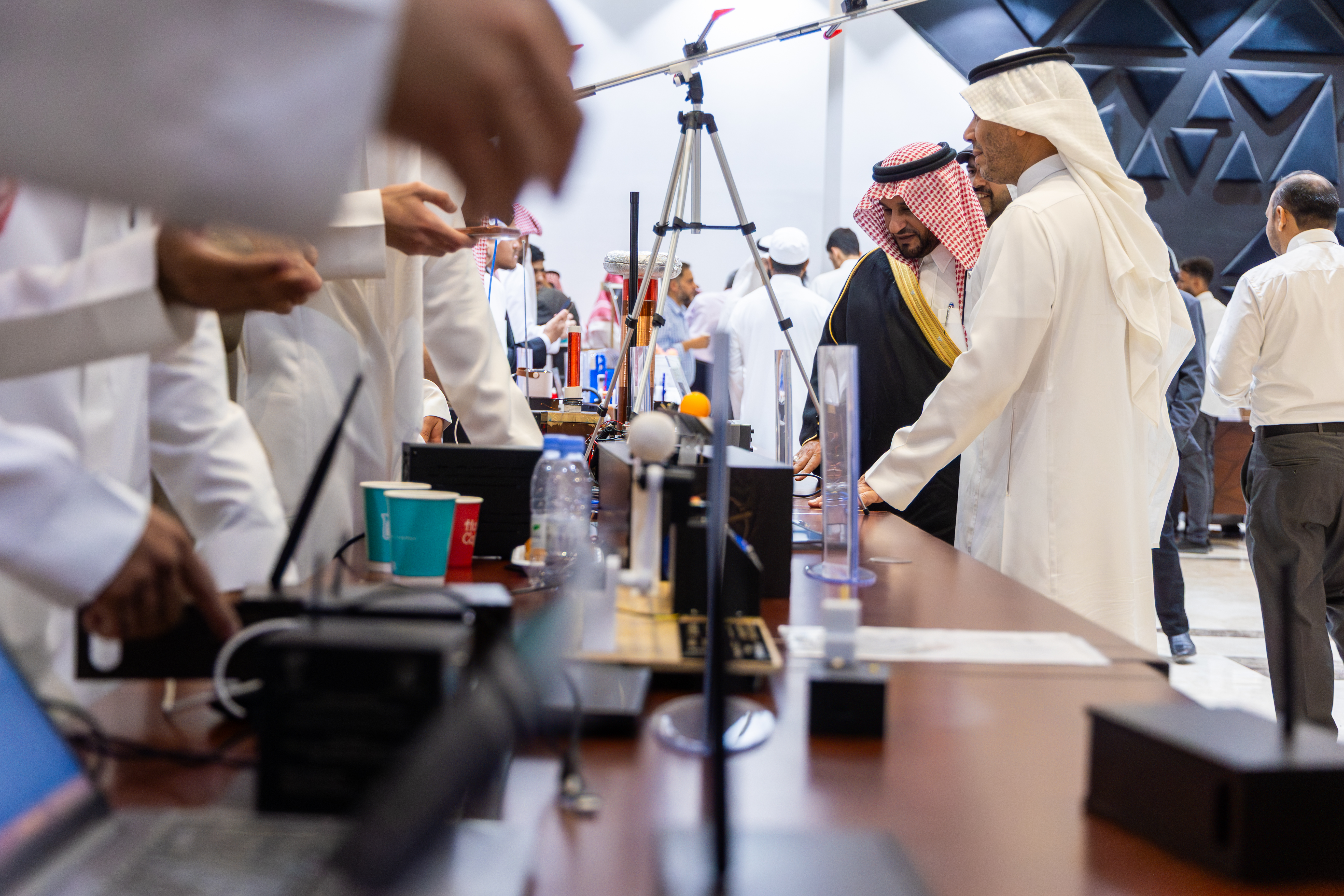 تحت رعاية رئيس الجامعة الإسلامية.. كلية الهندسة تنظّم المعرض السنوي الثاني للمشاريع الابتكارية لطلابها - 10