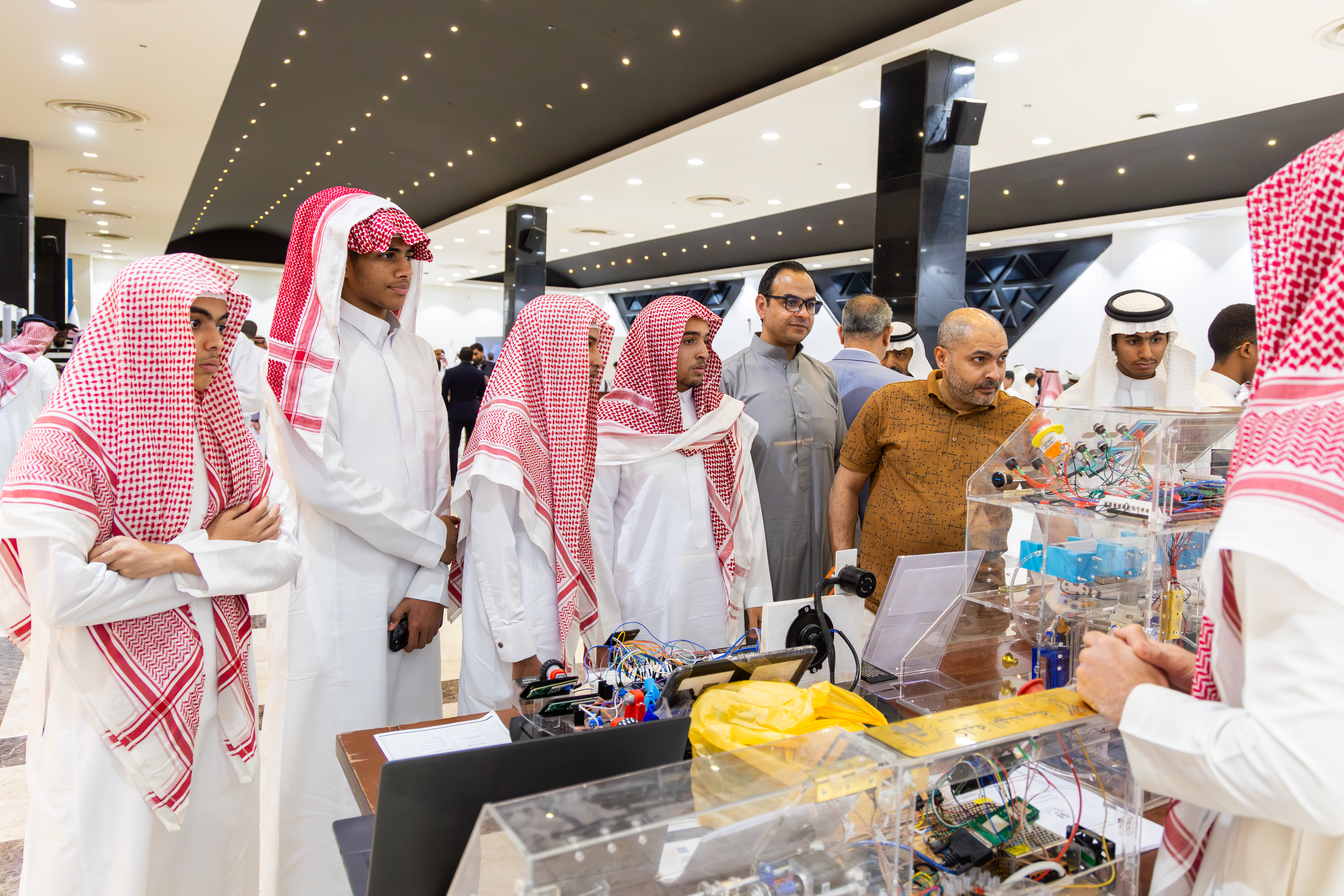 تحت رعاية رئيس الجامعة الإسلامية.. كلية الهندسة تنظّم المعرض السنوي الثاني للمشاريع الابتكارية لطلابها - 19