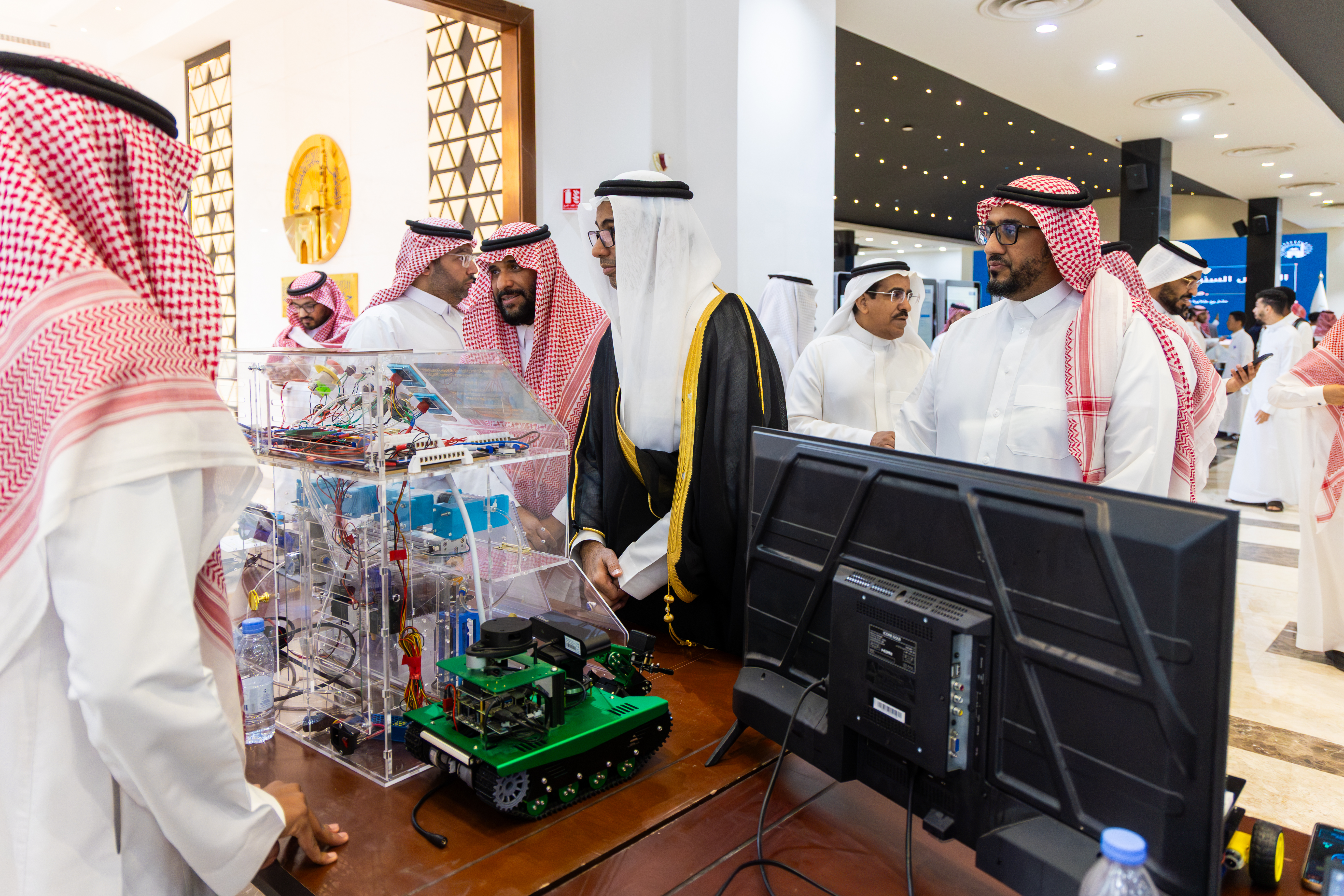 تحت رعاية رئيس الجامعة الإسلامية.. كلية الهندسة تنظّم المعرض السنوي الثاني للمشاريع الابتكارية لطلابها - 24
