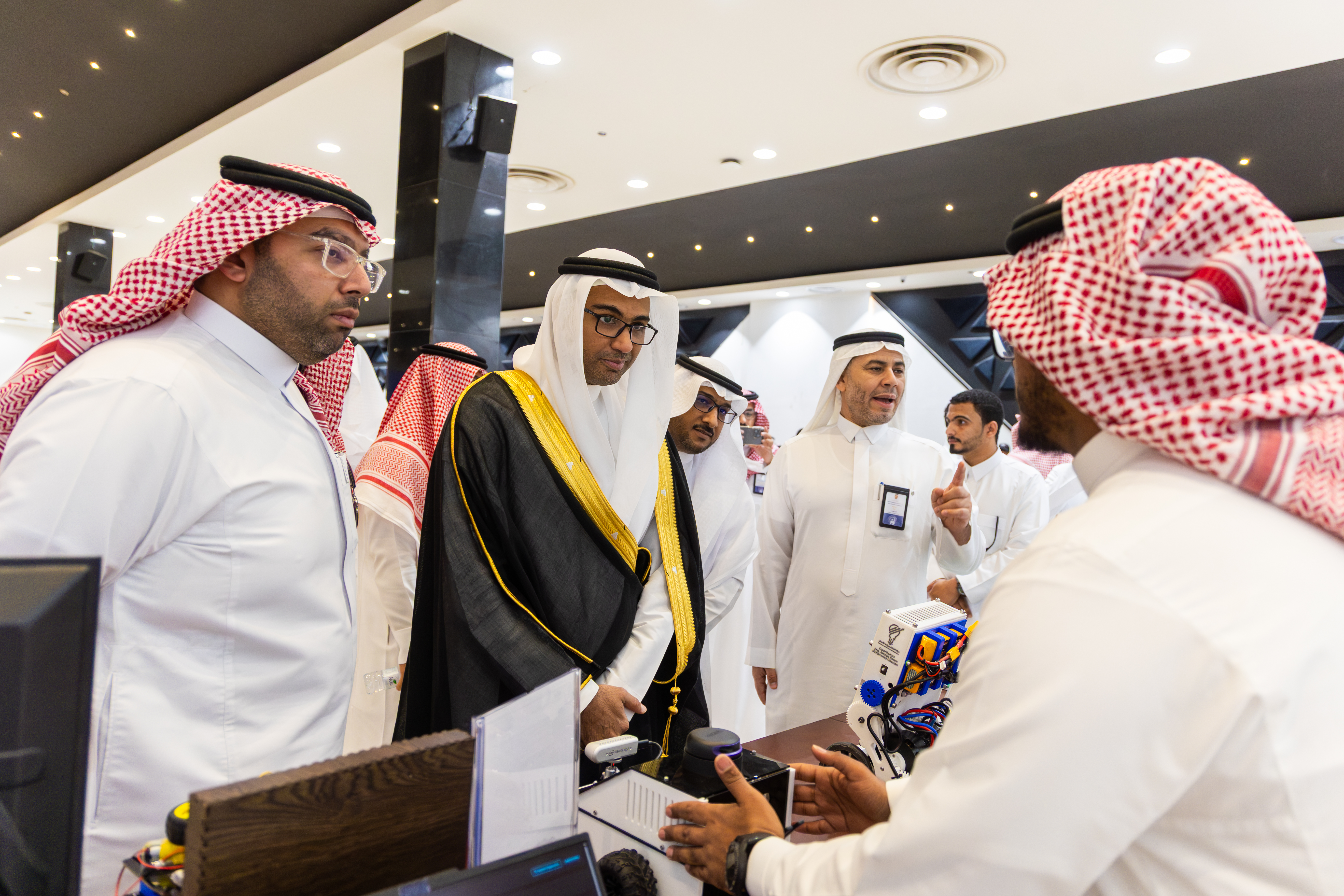 تحت رعاية رئيس الجامعة الإسلامية.. كلية الهندسة تنظّم المعرض السنوي الثاني للمشاريع الابتكارية لطلابها - 25