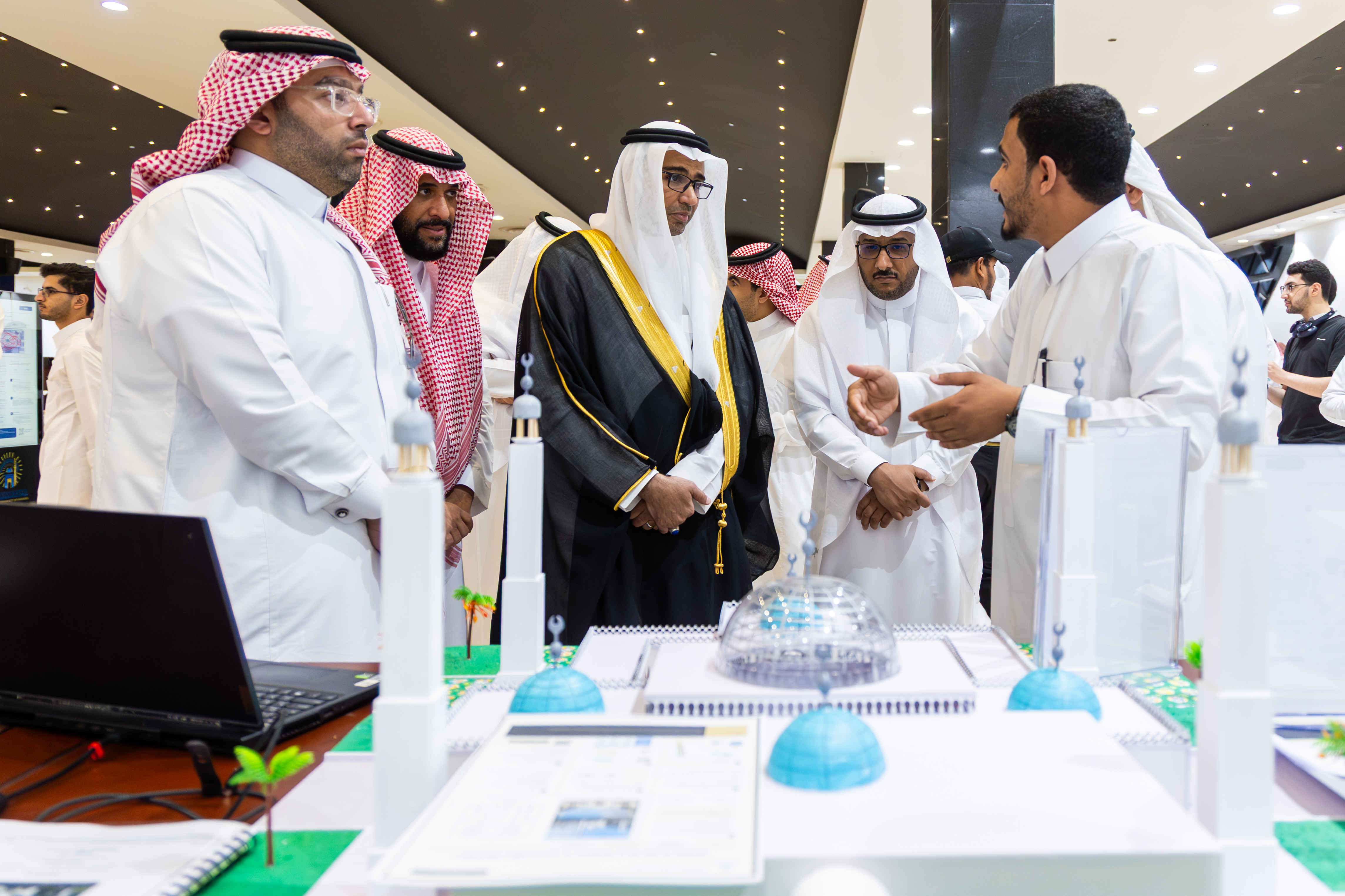 تحت رعاية رئيس الجامعة الإسلامية.. كلية الهندسة تنظّم المعرض السنوي الثاني للمشاريع الابتكارية لطلابها - 28