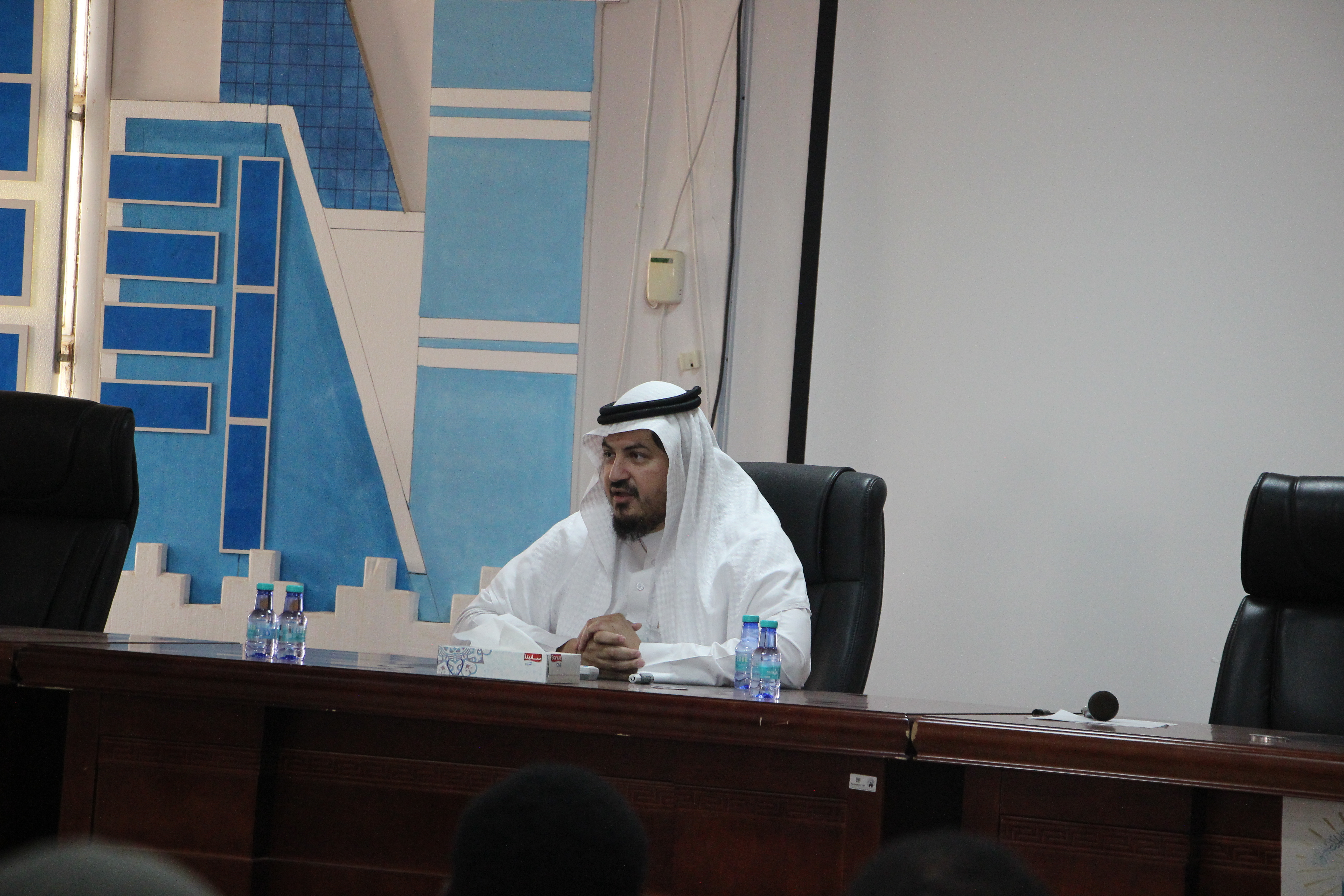 أقام معهد تعليم اللغة العربية بالتعاون مع وحدة التوعية الفكرية بالجامعة الإسلامية لقاءً توعوياً لطلاب المعهد ضمن سلسة برامج توعية مقدمة للطلاب والذي كان بعنوان (بناء شخصية المسلم) - 1