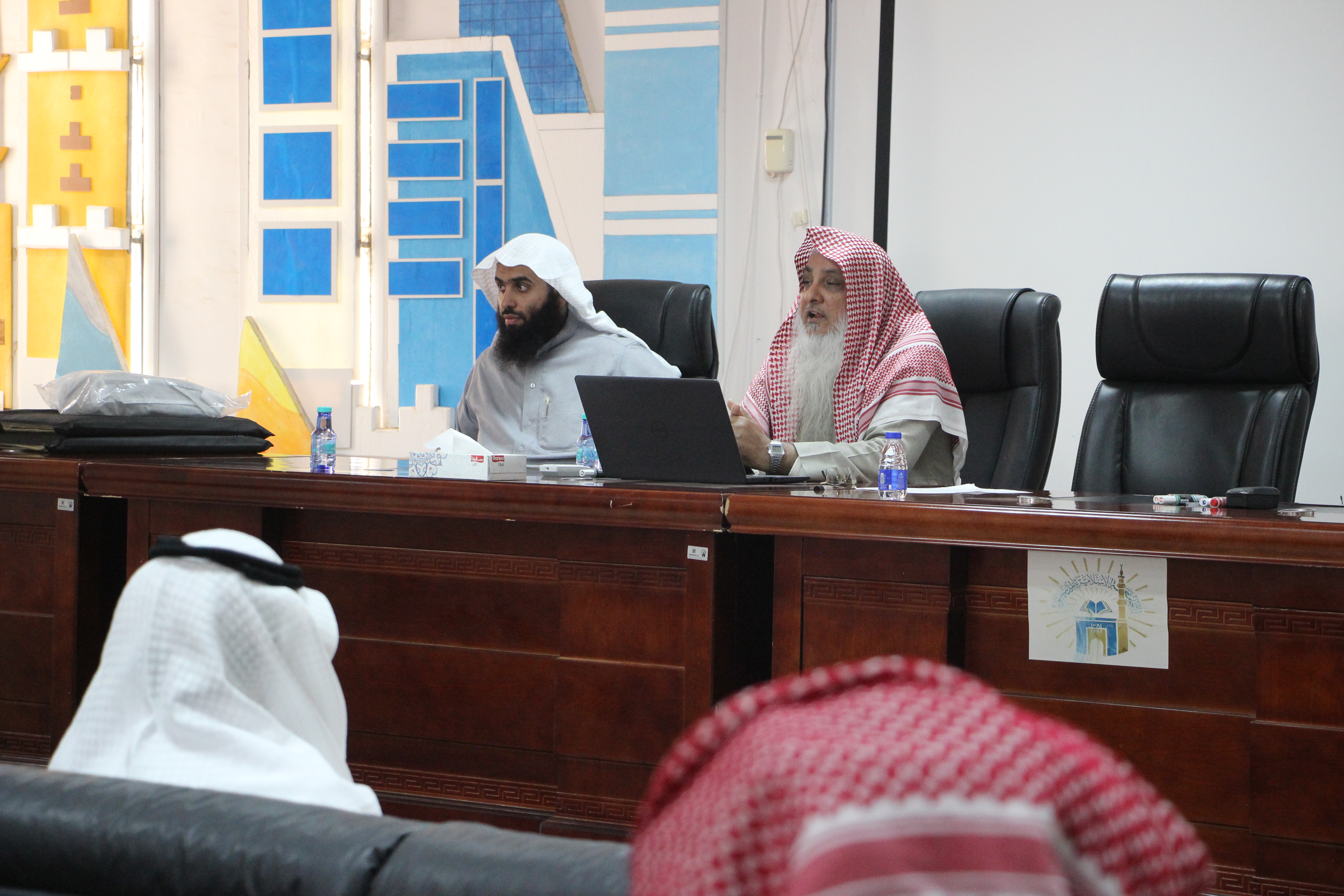 أقام معهد تعليم اللغة العربية بالتعاون مع وحدة التوعية الفكرية بالجامعة الإسلامية لقاءً توعوياً لطلاب المعهد ضمن سلسة برامج توعية مقدمة للطلاب والذي كان بعنوان (تعزيز الوعي الفكري) - 1